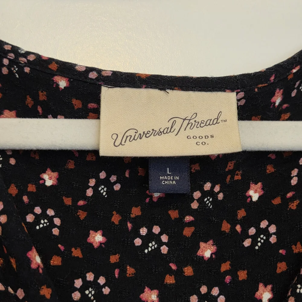 Universal Thread Blouse - Picture 5 of 5